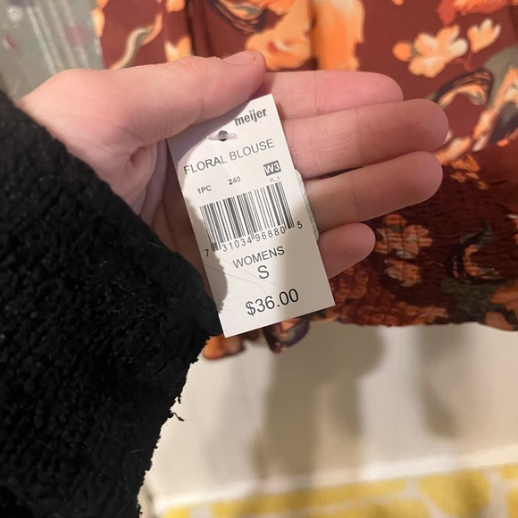 WHIMSICAL CHIFFON FLORAL BLOUSE - Picture 5 of 6